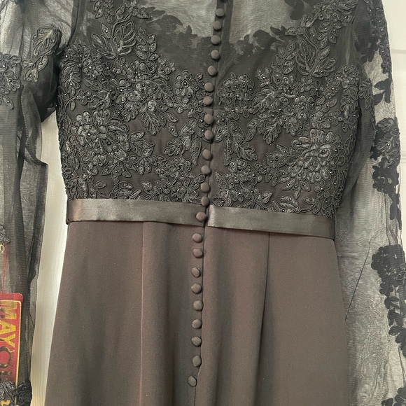 May Queen M1947 Gown - Picture 4 of 9